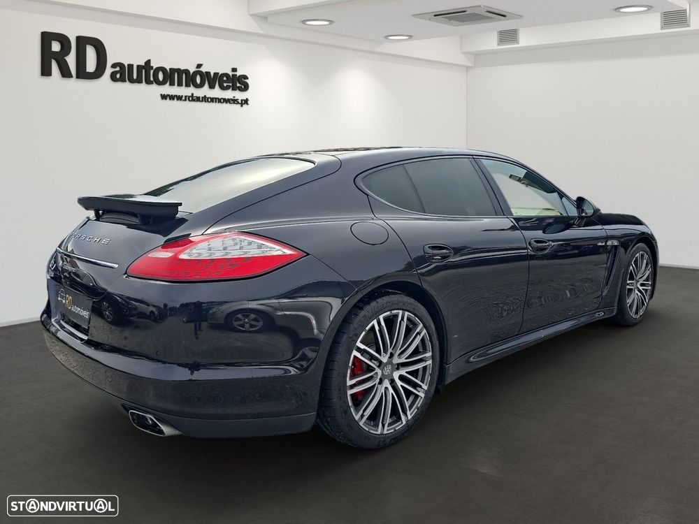 Porsche Panamera Sport Turismo - 3