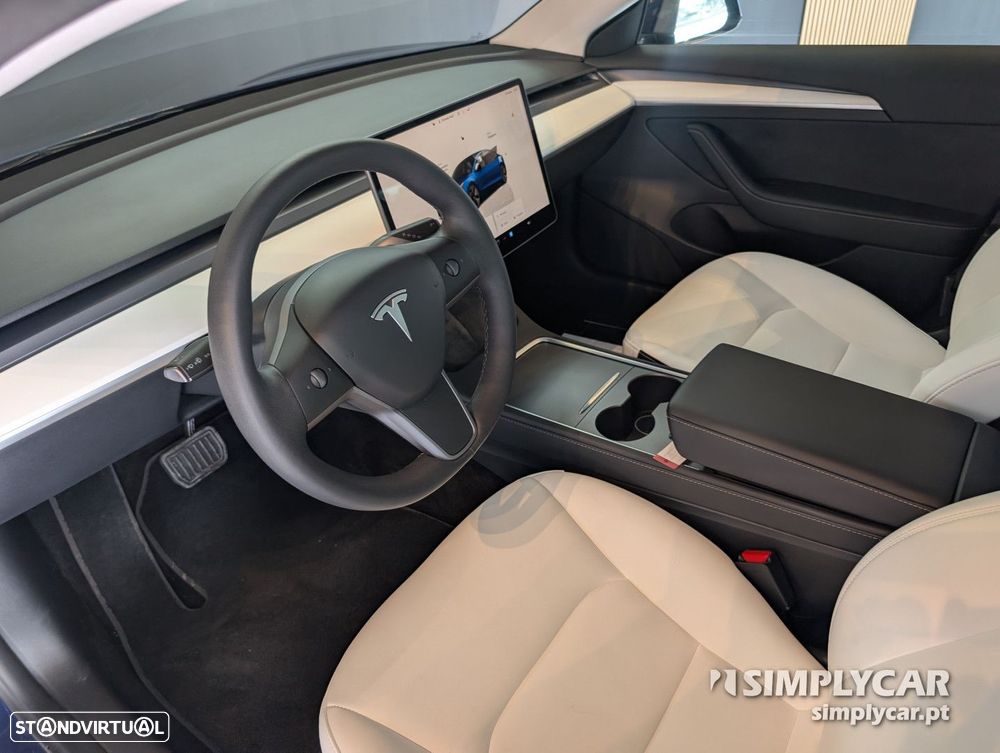 Tesla Model 3 - 7