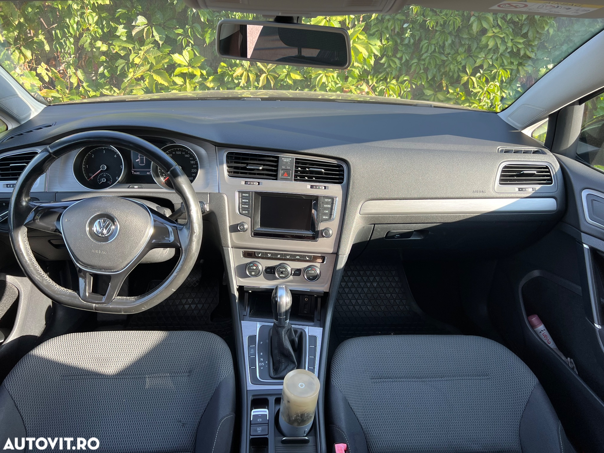 Volkswagen Golf - 10