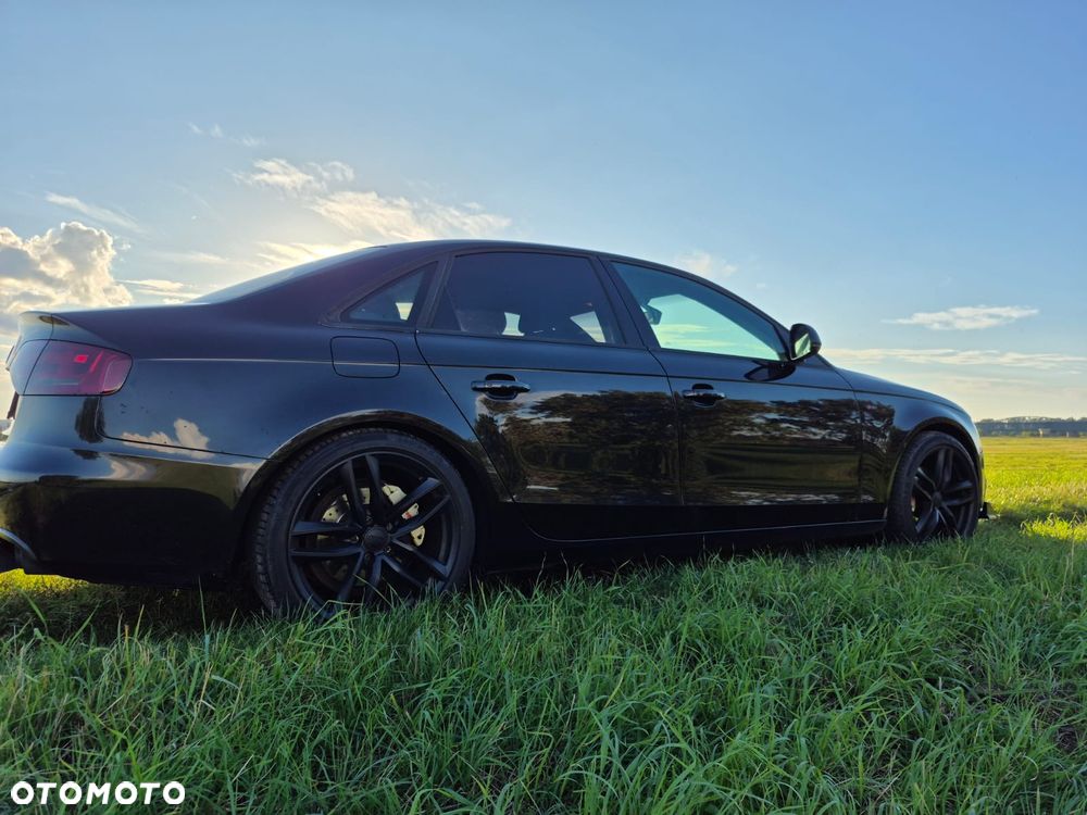 Audi A4 Limousine - 5