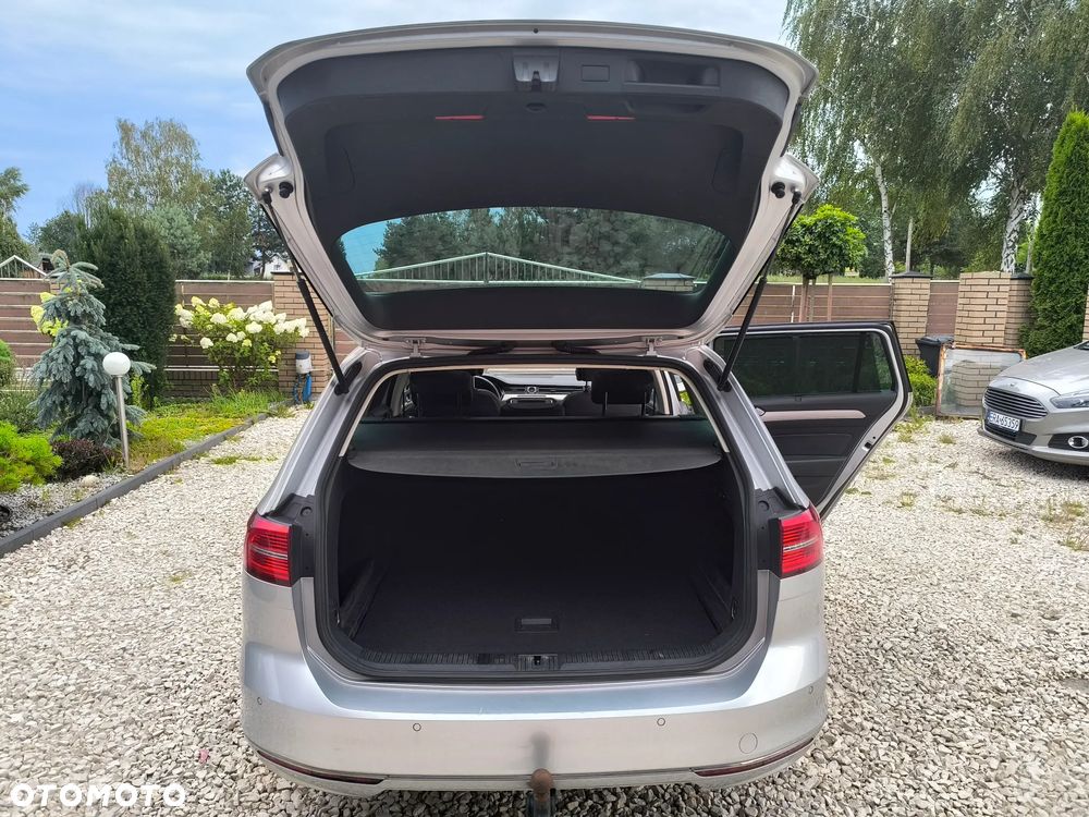Volkswagen Passat 2.0 TDI SCR Highline - 18