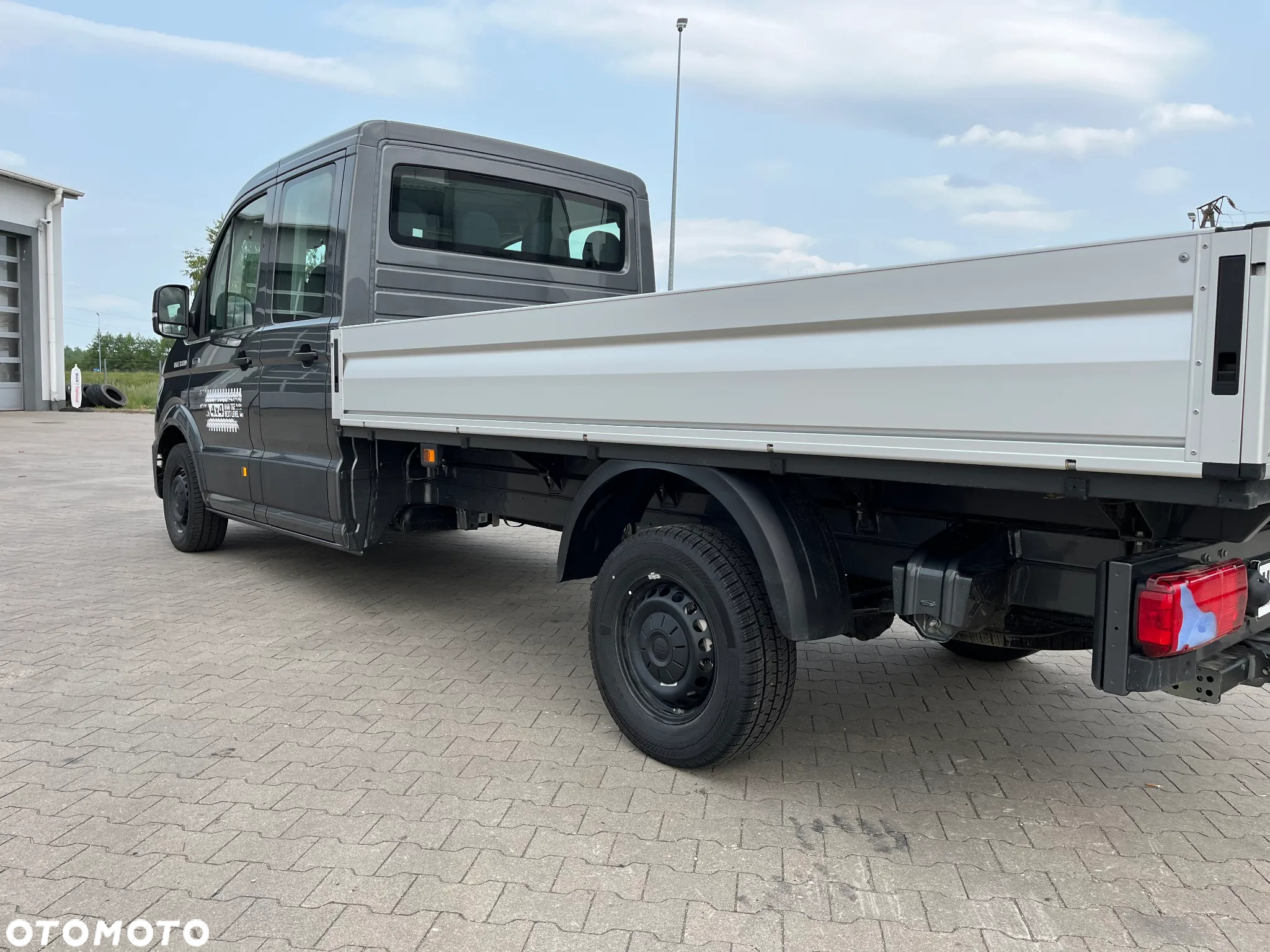 MAN TGE 3.180 4X4 SB - 12
