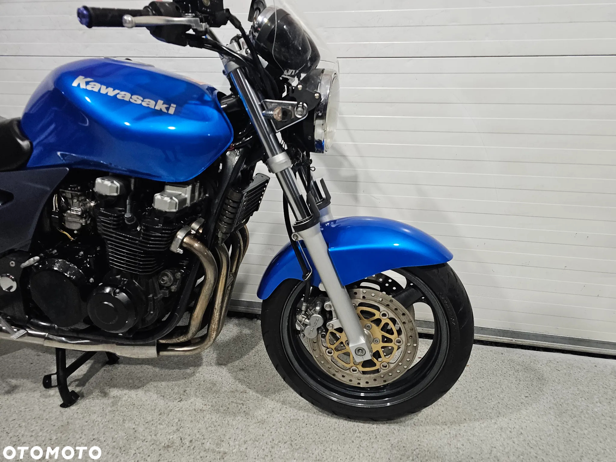Kawasaki ZR - 6