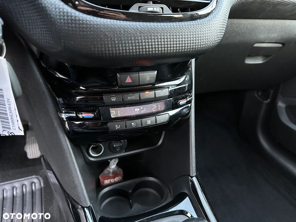 Peugeot 2008 - 16