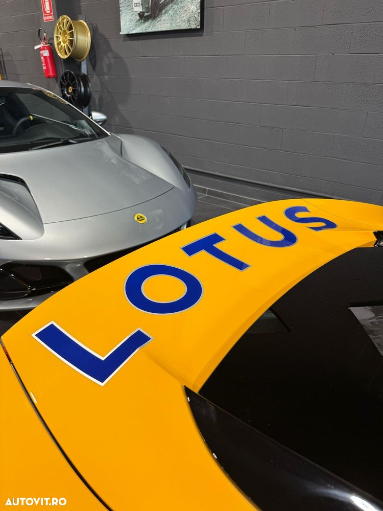 Lotus Emira Turbo - 3