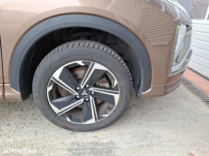 Mitsubishi Eclipse-Cross Plug-In Hybrid 4WD Plus Select - 16