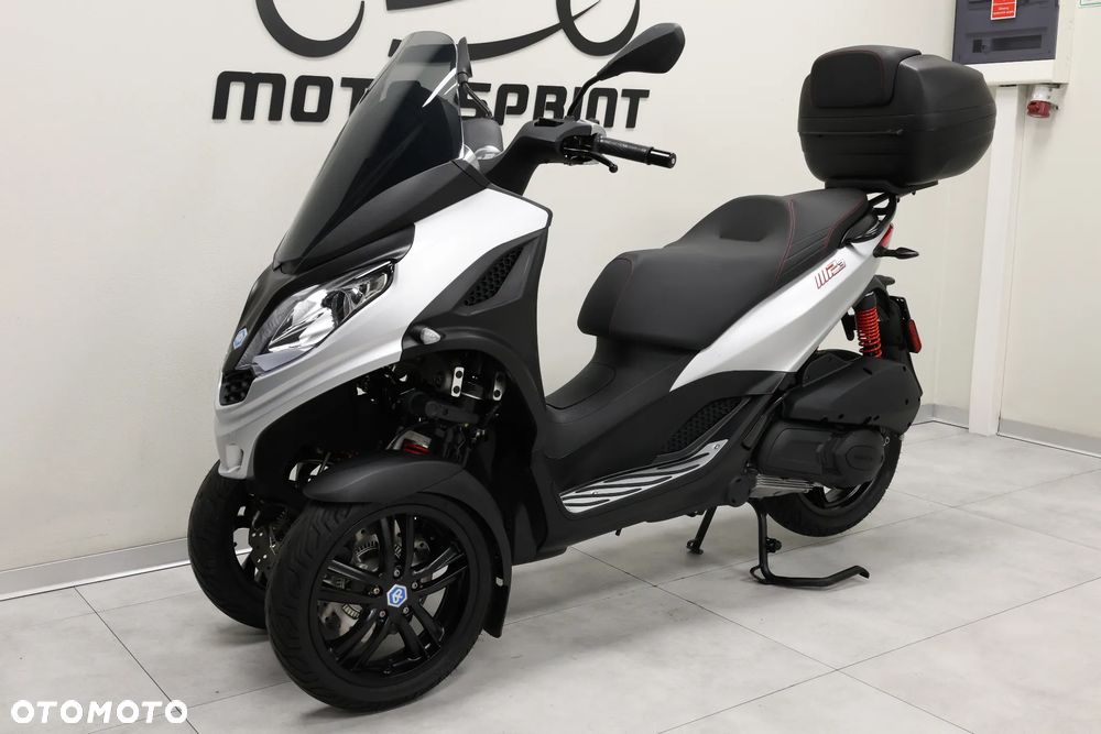 Piaggio MP-3 - 4