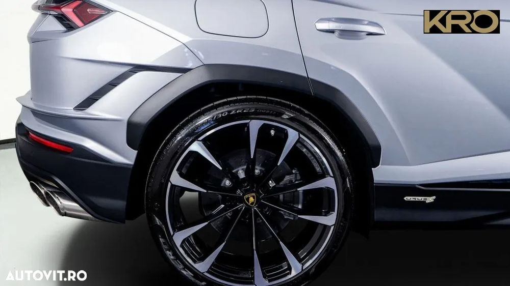 Lamborghini URUS - 10