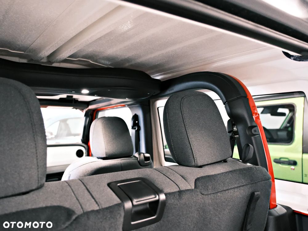 Jeep Wrangler - 28