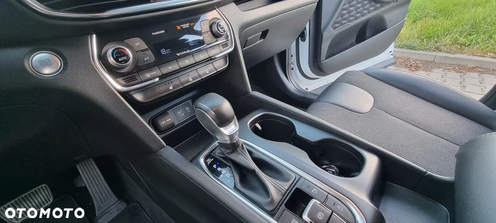 Hyundai Santa Fe 2.4 GDI 4WD SEVEN Premium - 18