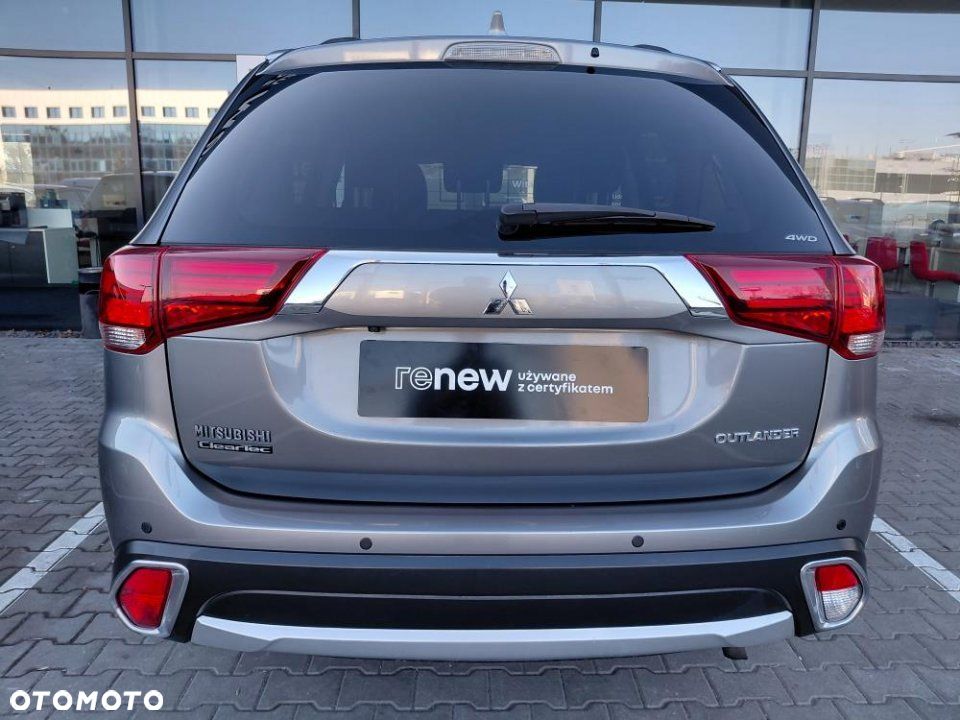 Mitsubishi Outlander - 4