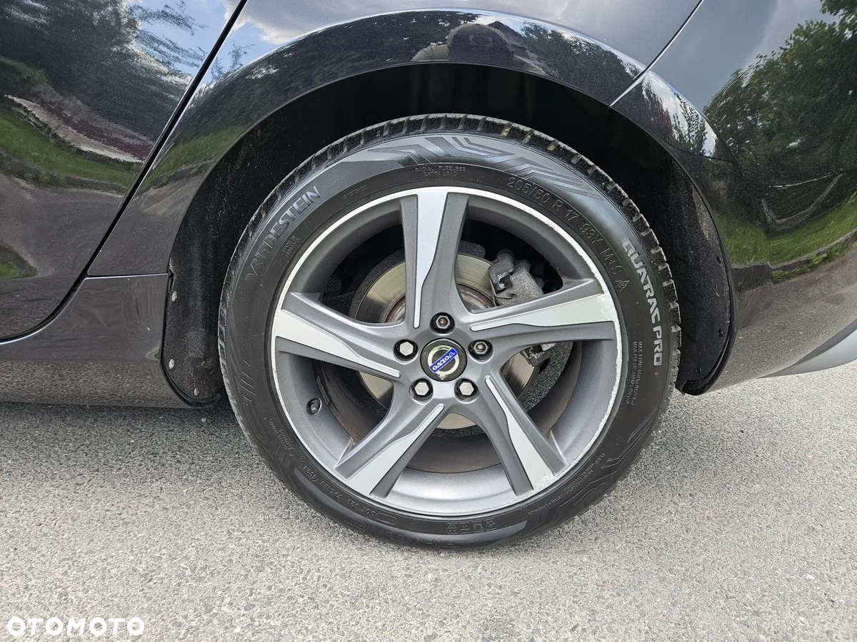 Volvo V40 D2 R-Design - 16
