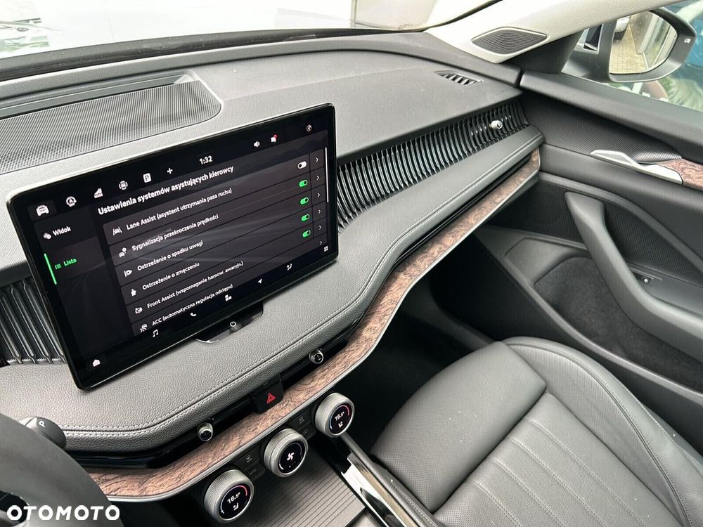 Skoda Superb 2.0 TDI SCR 4x4 L&K DSG - 16