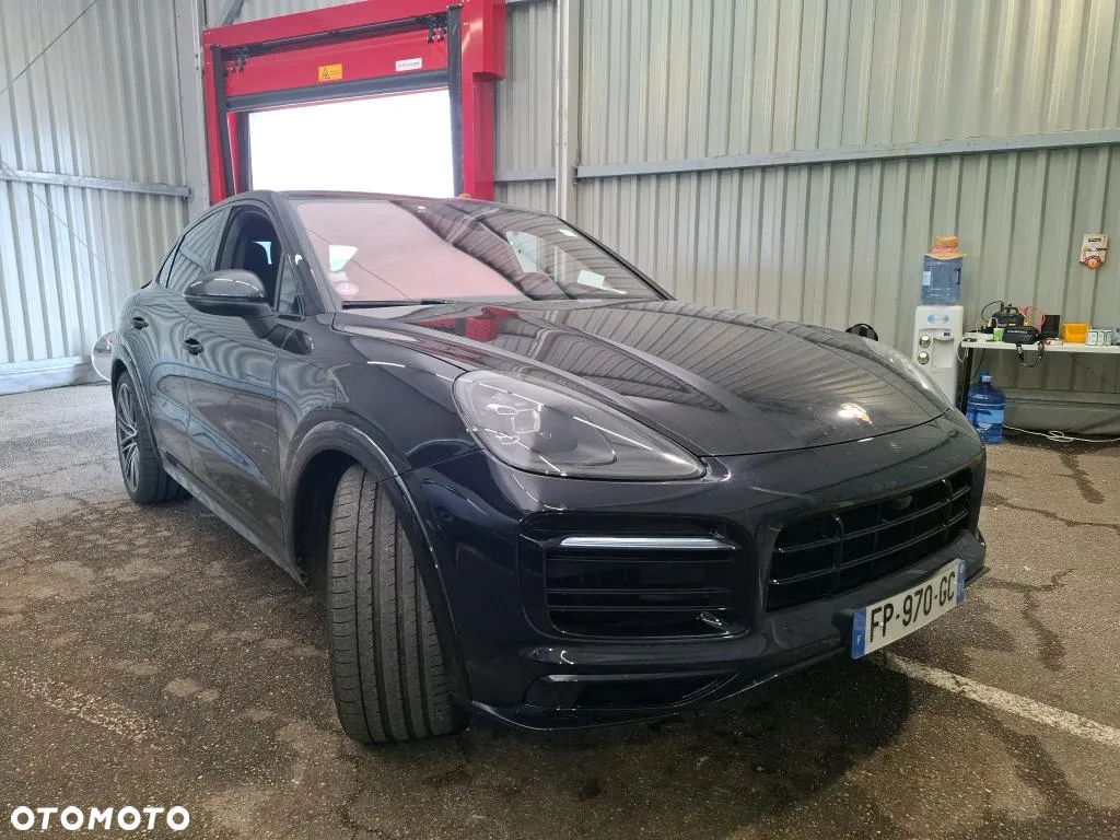 Porsche Cayenne Coupe E-Hybrid - 2