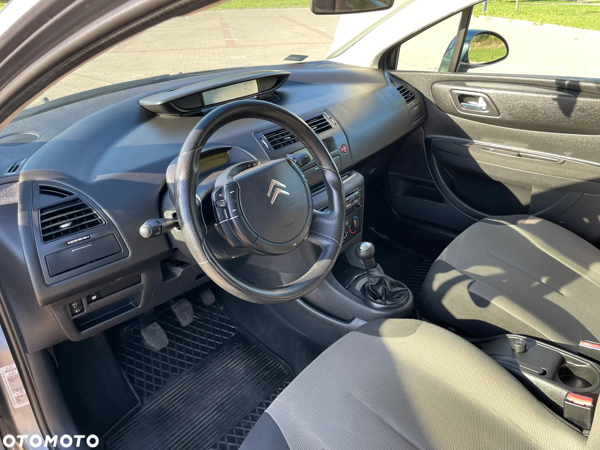 Citroën C4 1.6 HDi Impress - 17