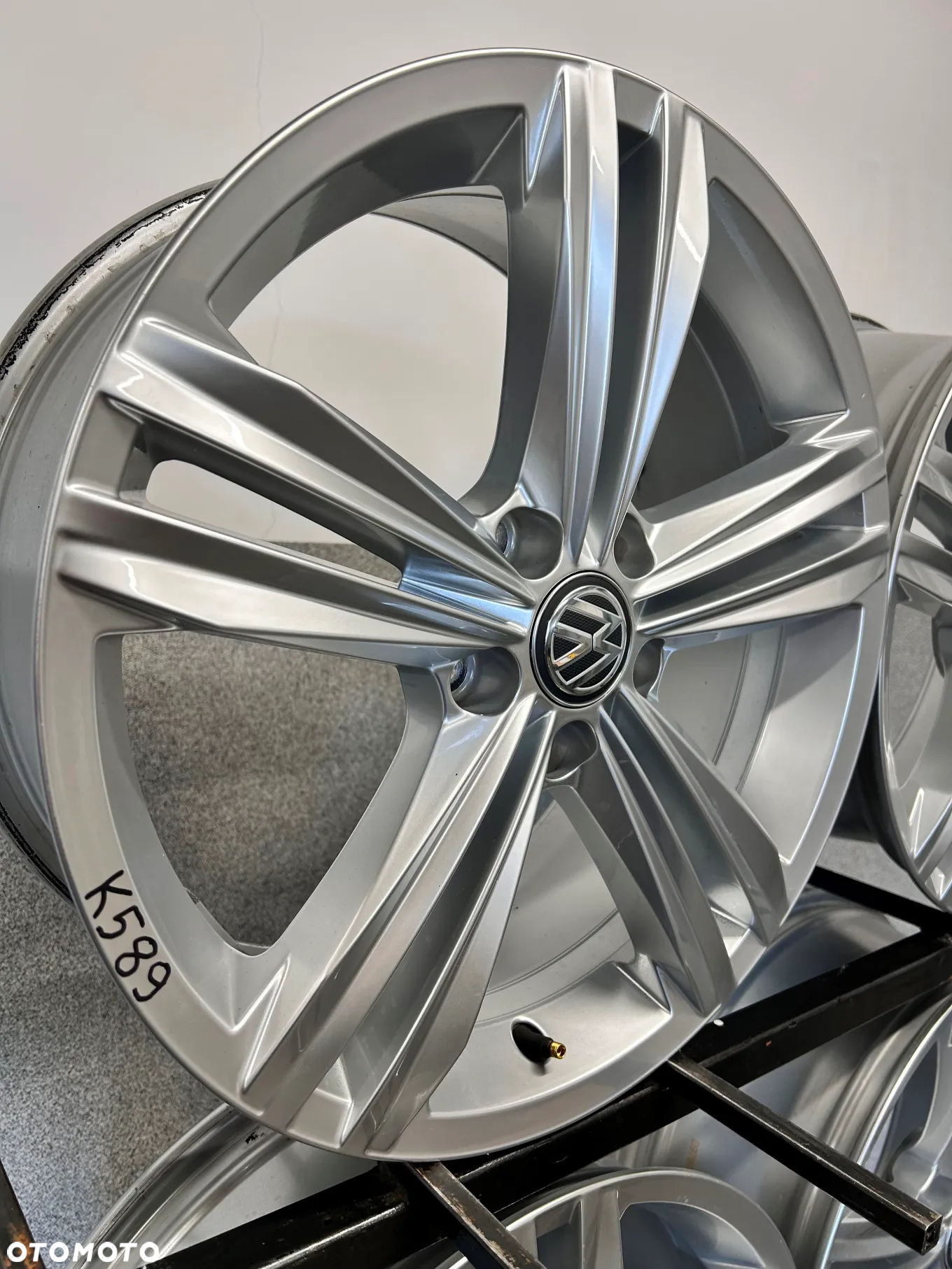 4 FELGI ALU. VW TIGUAN,PASSAT,,CC,T-ROC 18'' 7J ET43 VW: SNA 601025 M - 3