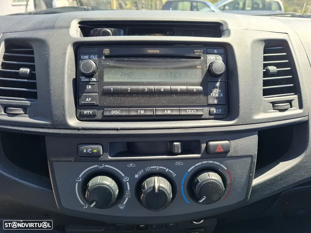 Toyota Hilux 2.5 D-4D 4WD CS CM+AC - 21