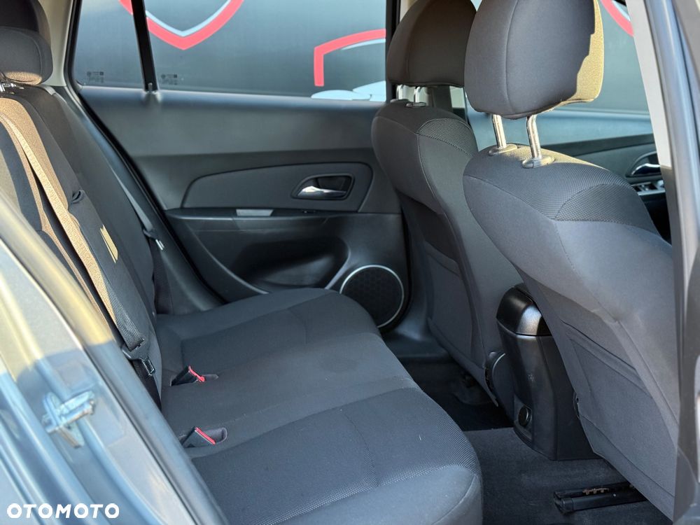 Chevrolet Cruze - 22