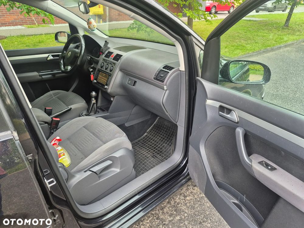 Volkswagen Touran 2.0 TDI Highline - 12