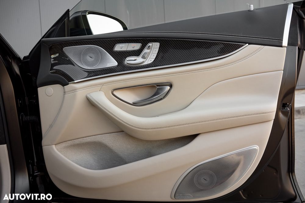 Mercedes-Benz AMG GT-S 63 4MATIC+ - 12