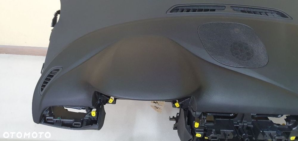 Opel Corsa E  Deska airbag konsola kokpit pas - 3