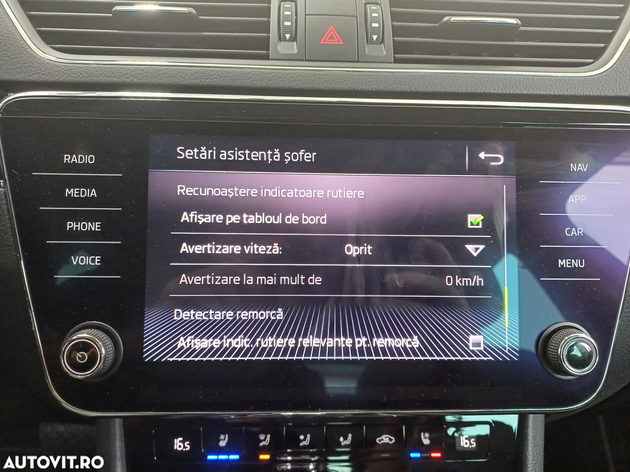 Skoda Superb Combi 2.0 TDI 4X4 DSG Laurin & Klement - 25