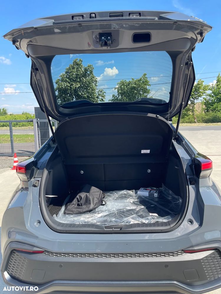 Toyota C-HR - 11