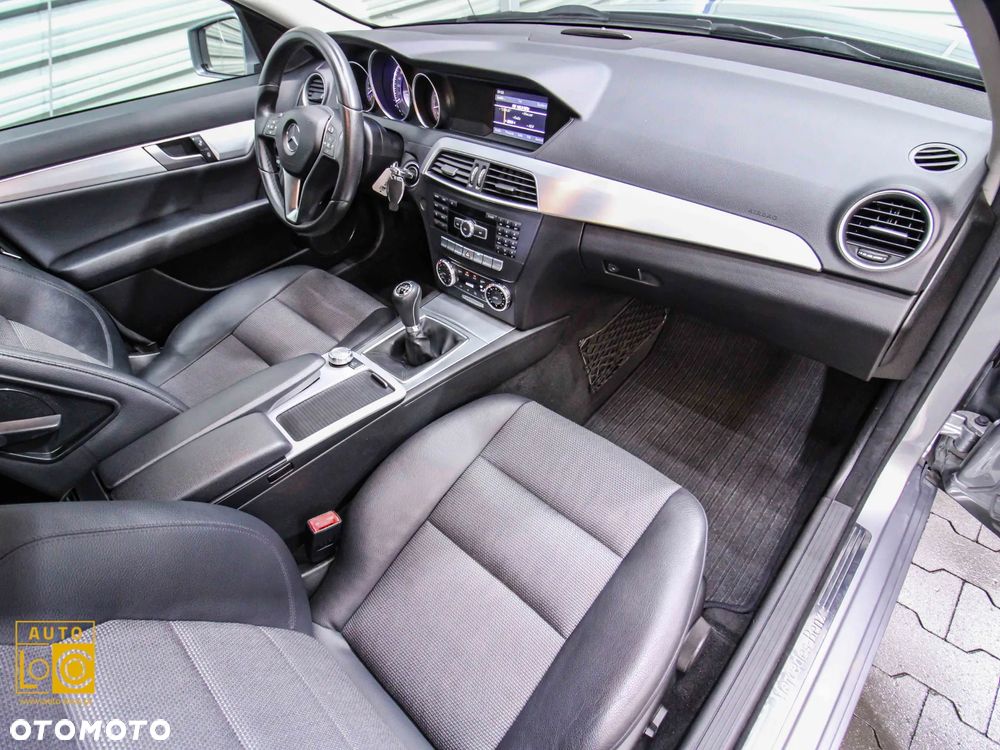 Mercedes-Benz Klasa C 180 CGI BlueEff Avantgarde - 9