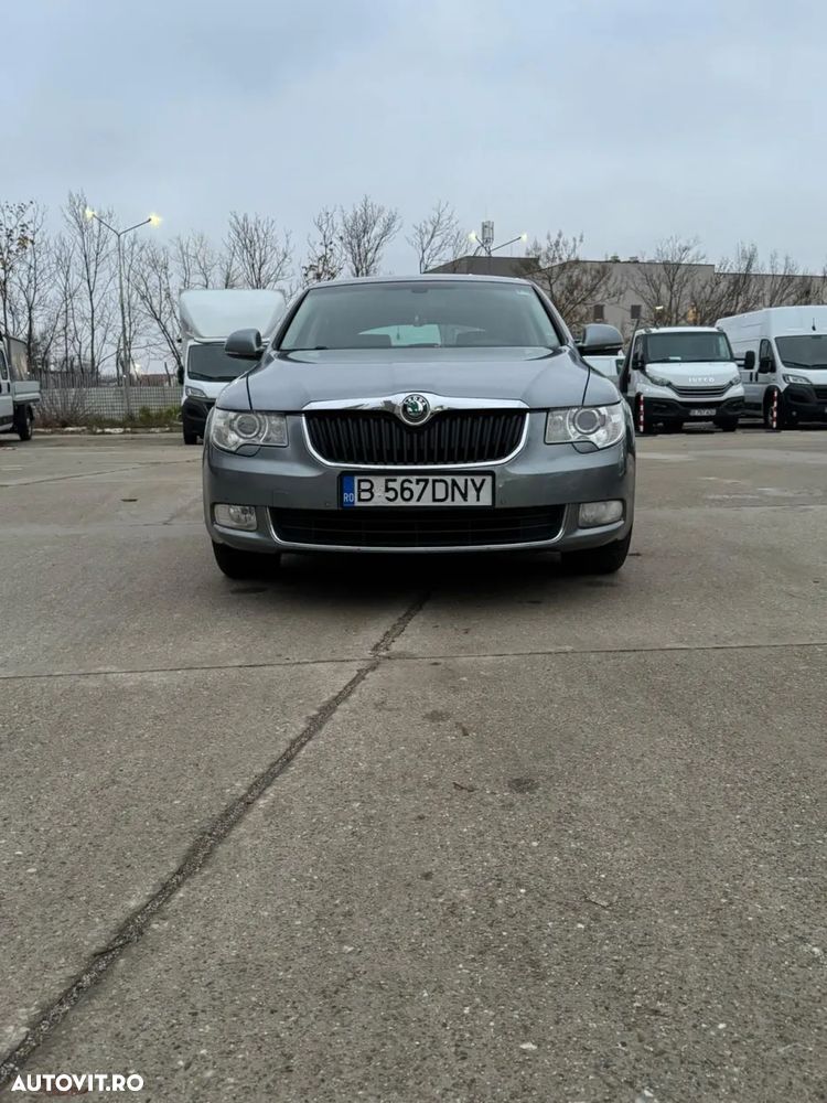 Skoda Superb 2.0 TDI Elegance DSG - 2