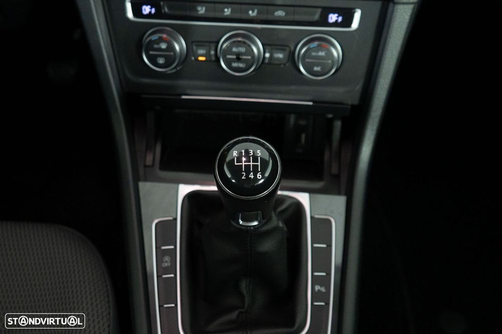 VW Golf 1.0 TSI Confortline - 22