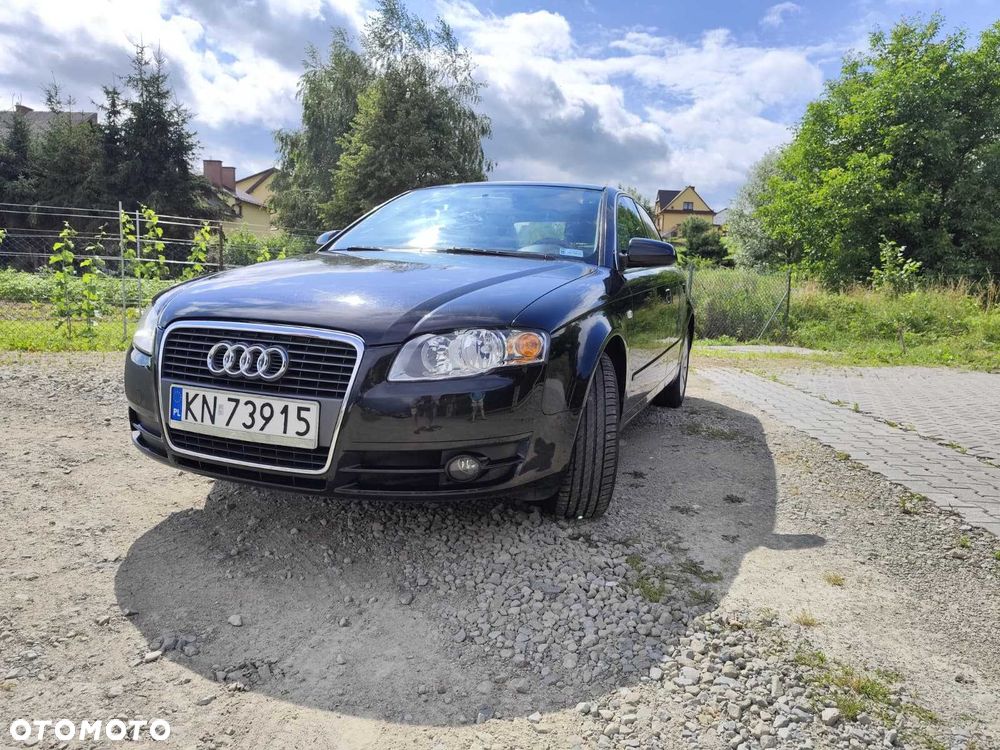 Audi A4 Limousine - 1