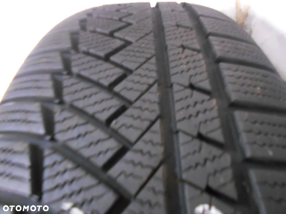 OPONA POJEDYNKA  235/60R18 CONTINENTAL WINTER CONTACT TS 850P SUV DOT 1921 7.6MM - 2