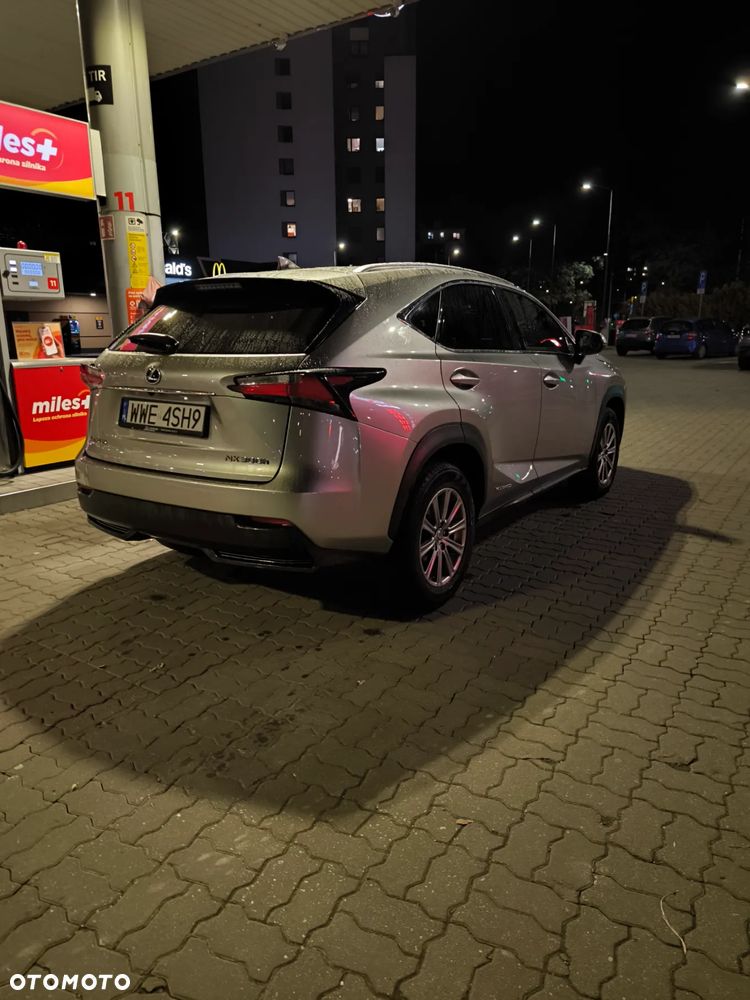 Lexus NX 300h Elite AWD - 8