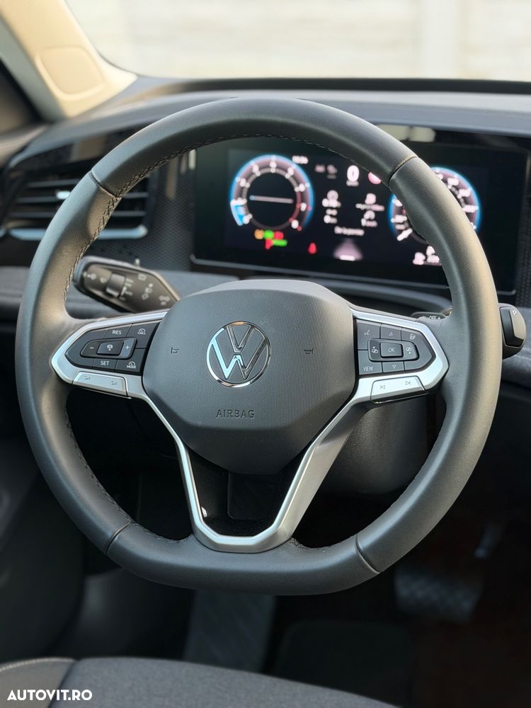 Volkswagen Passat - 20