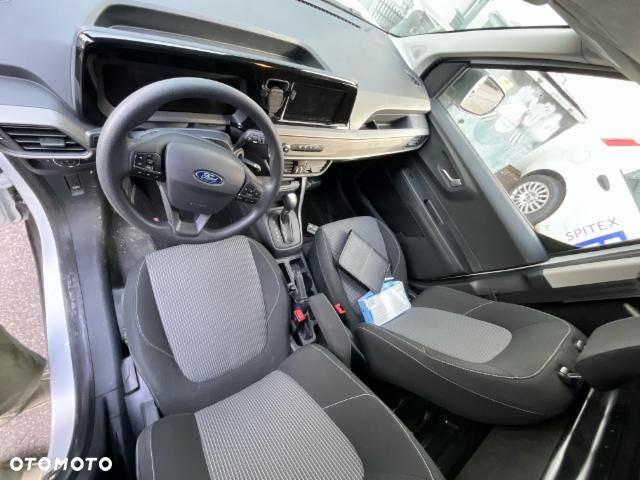 Ford Transit Courier - 8