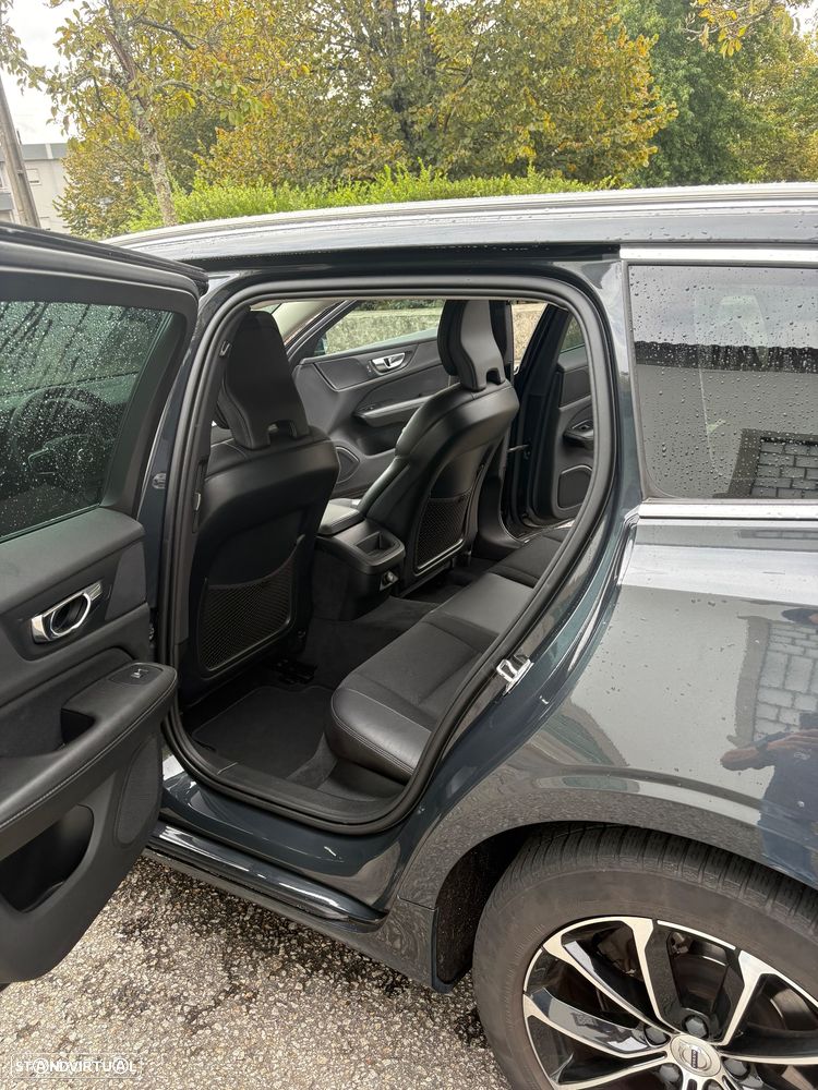 Volvo V60 2.0 D3 Momentum Plus - 23