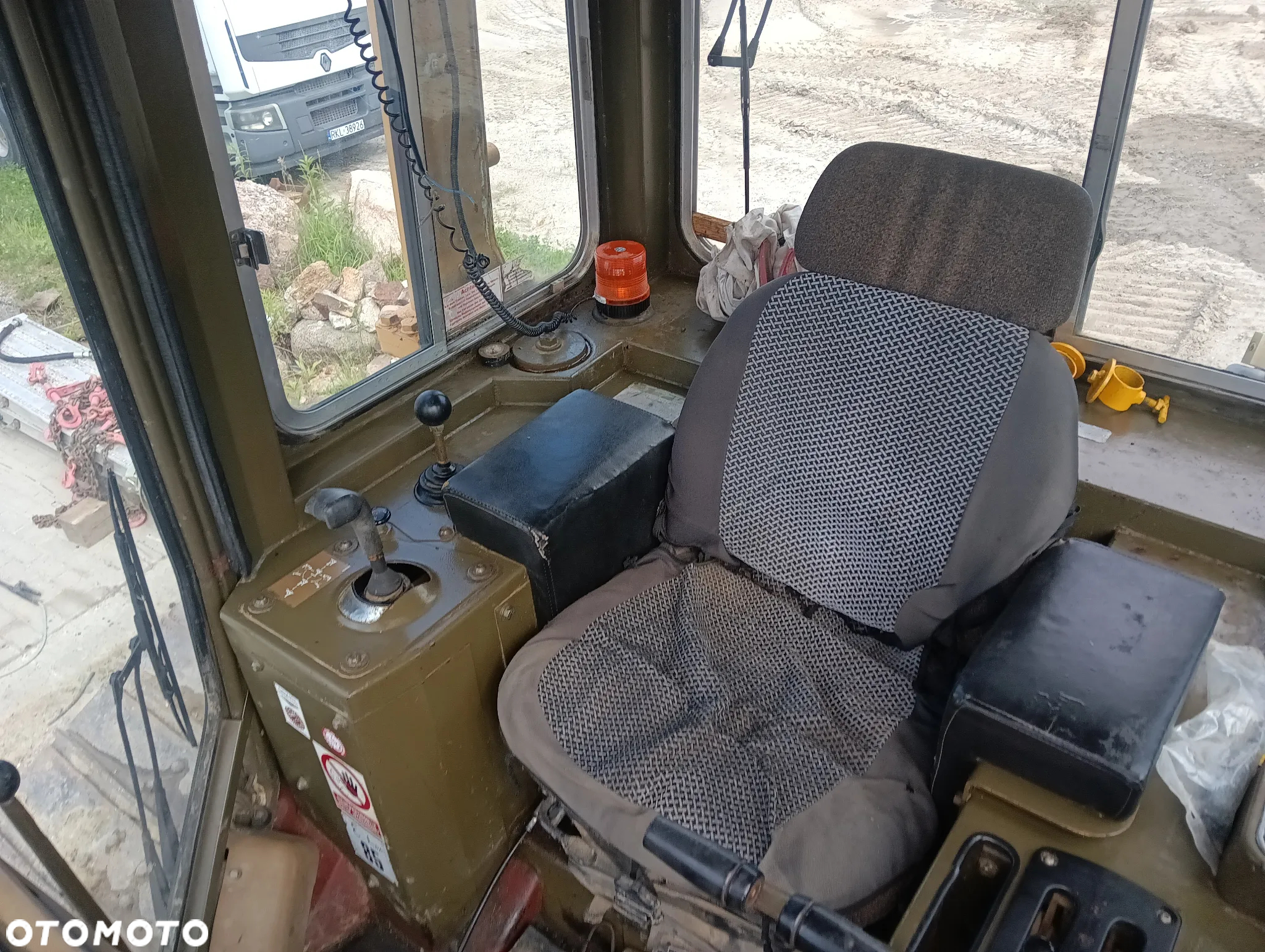 Caterpillar D4 - 9
