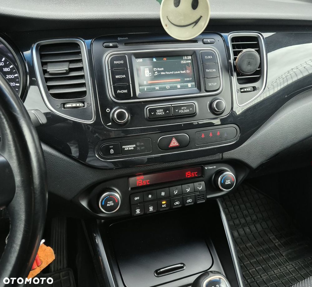 Kia Carens - 3