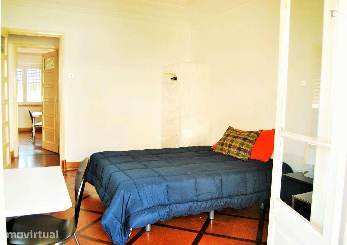 Quarto - localizado em Alameda Lisbon - Grande imagem: 2/19