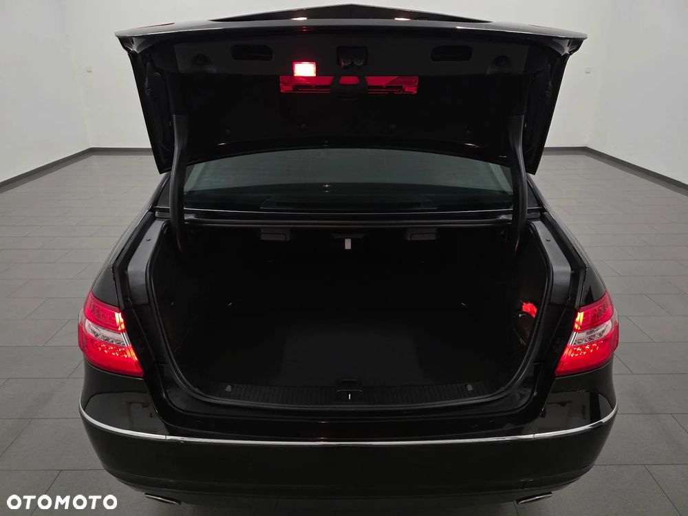Mercedes-Benz Klasa E 350 CDI DPF BlueEFFICIENCY 7G-TRONIC Avantgarde - 39