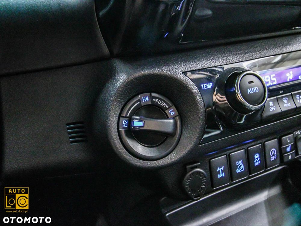 Toyota Hilux 2.4 D-4D Double Cab Selection 4x4 - 24