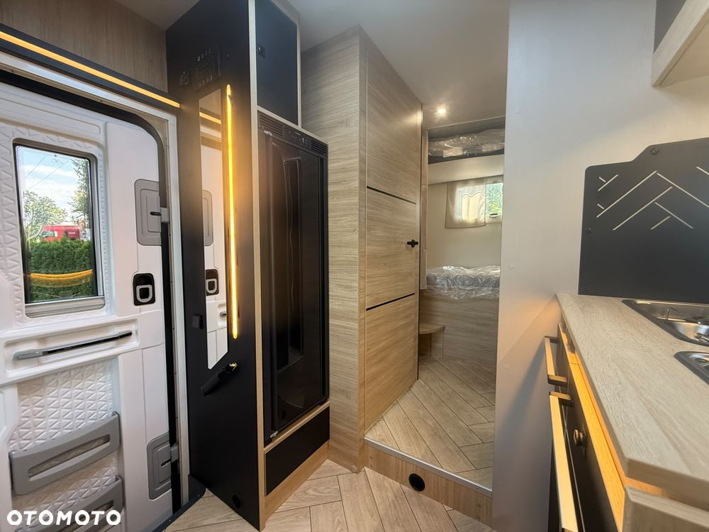 Ford Chausson 720 Titanium Line - 28