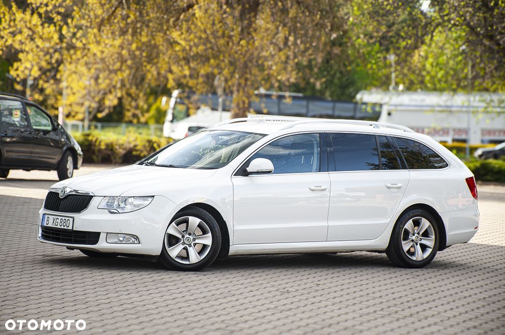 Skoda Superb 2.0 TDI DSG Ambition - 5