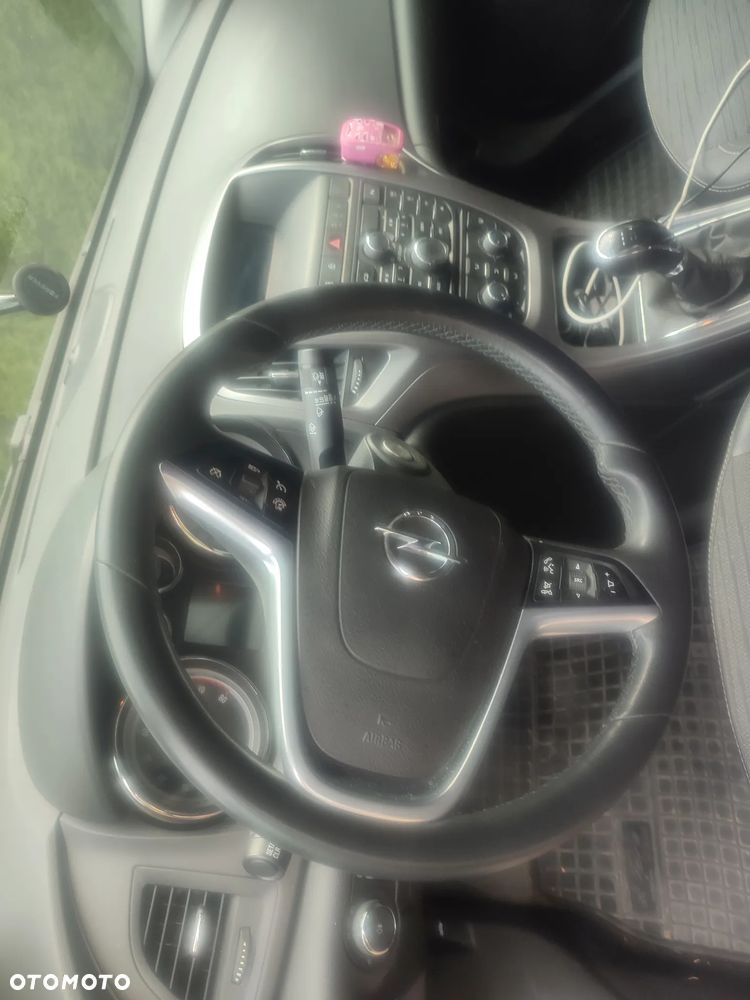 Opel Astra 1.4 T Business - 11