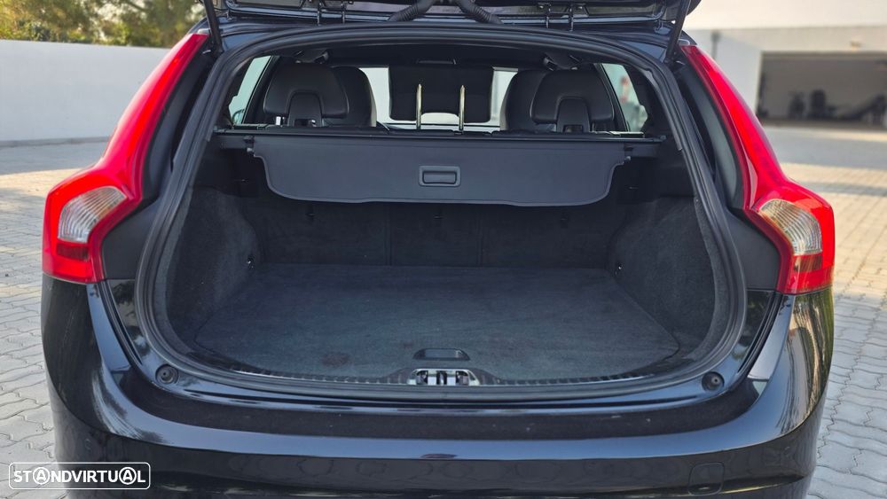 Volvo V60 2.0 D4 R-Design Summum - 33