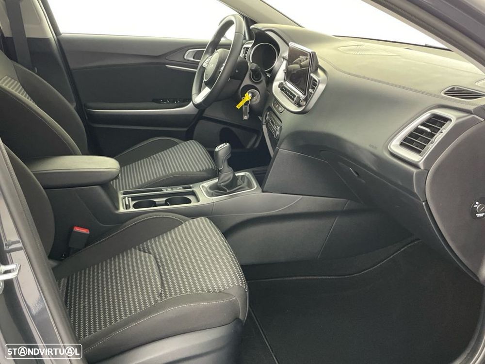 Kia XCeed 1.0 T-GDI Dynamic - 21