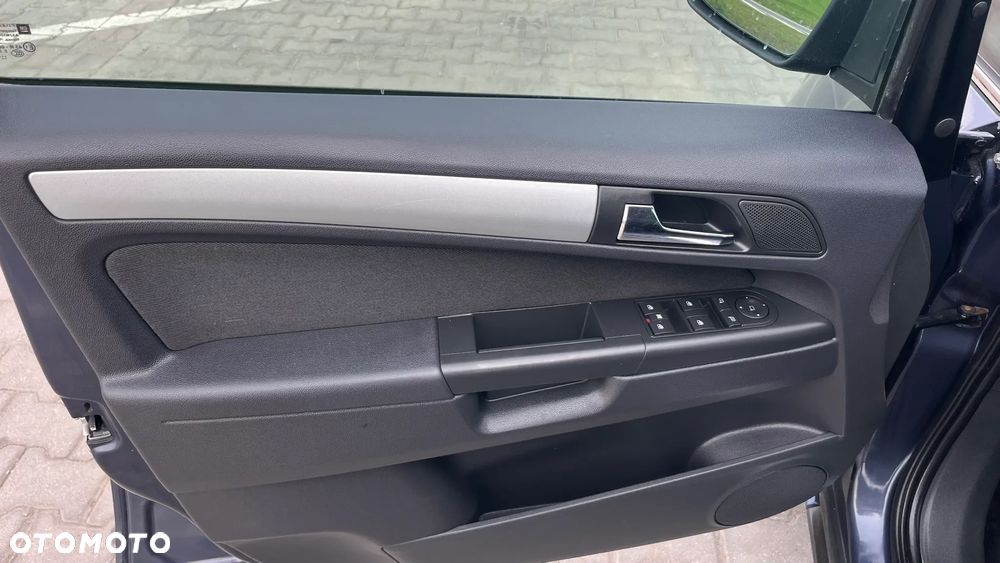 Opel Zafira - 18