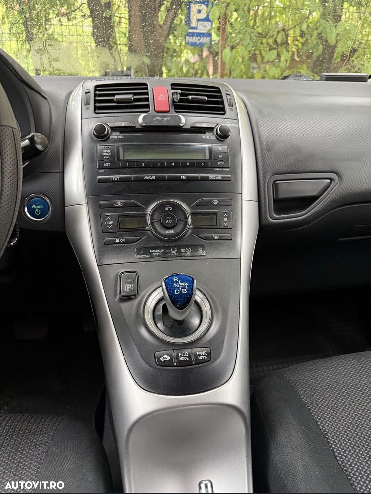 Toyota Auris ver-1-8-l-vvt--i-hsd-sol - 6