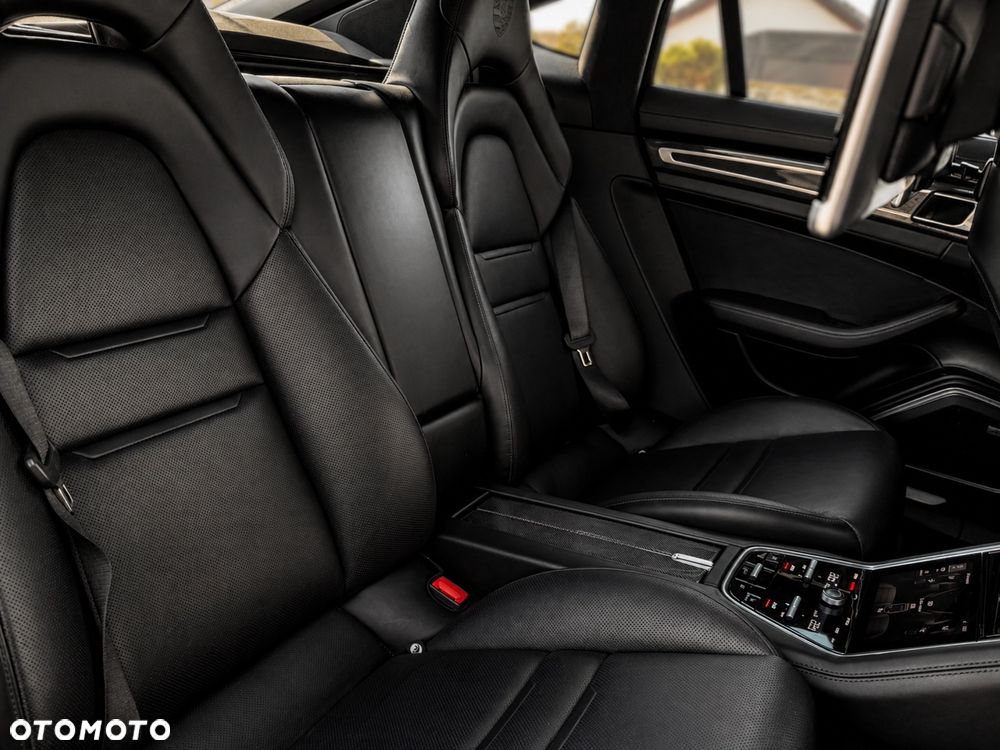 Porsche Panamera Turbo - 23