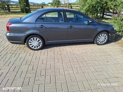 Toyota Avensis 2.0 D-4D Sedan Terra - 3